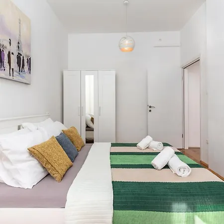 Apartmán S With Three In The Centar